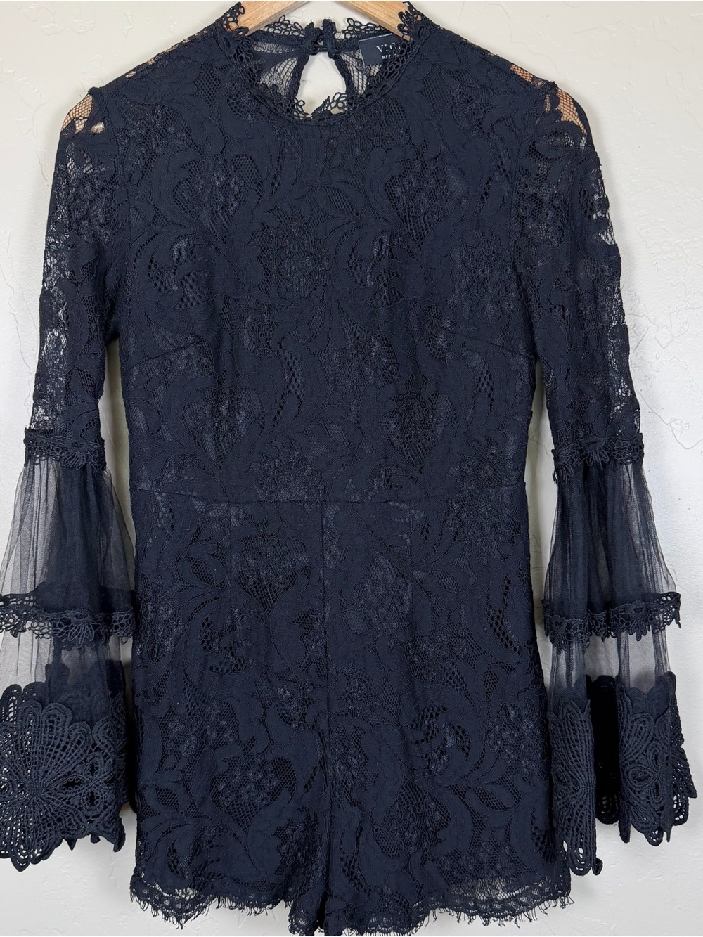 Vici Women’s Black Lace Bell Sleeve Romper Size Medium - Picture 4 of 8
